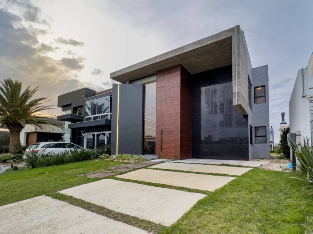 Casa em Condomínio 4 dormitórios em Xangri-lá | Ref.: 4648